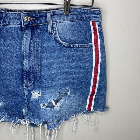 Pants - 🎱Jean shorts with red & white detailed strip on side!
